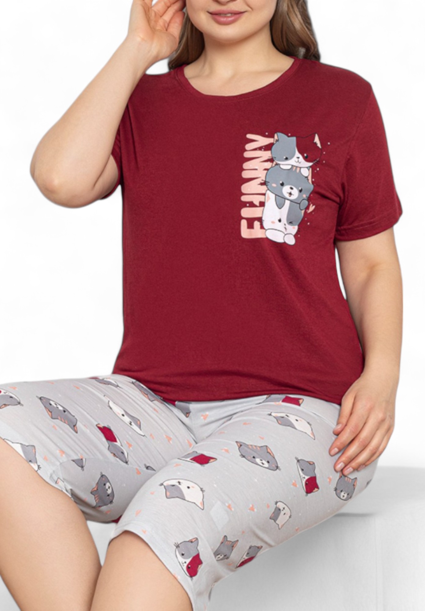 Πιτζάμα γυναικεία με κάπρι Plus Size PijaMood Funny PJMD31554-Μπορντώ φωτογραφία