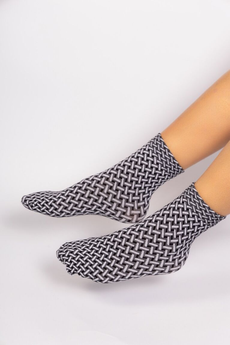 Σοσόνια γυναικεία ημίκοντα Black & White Lines Linea D'oro