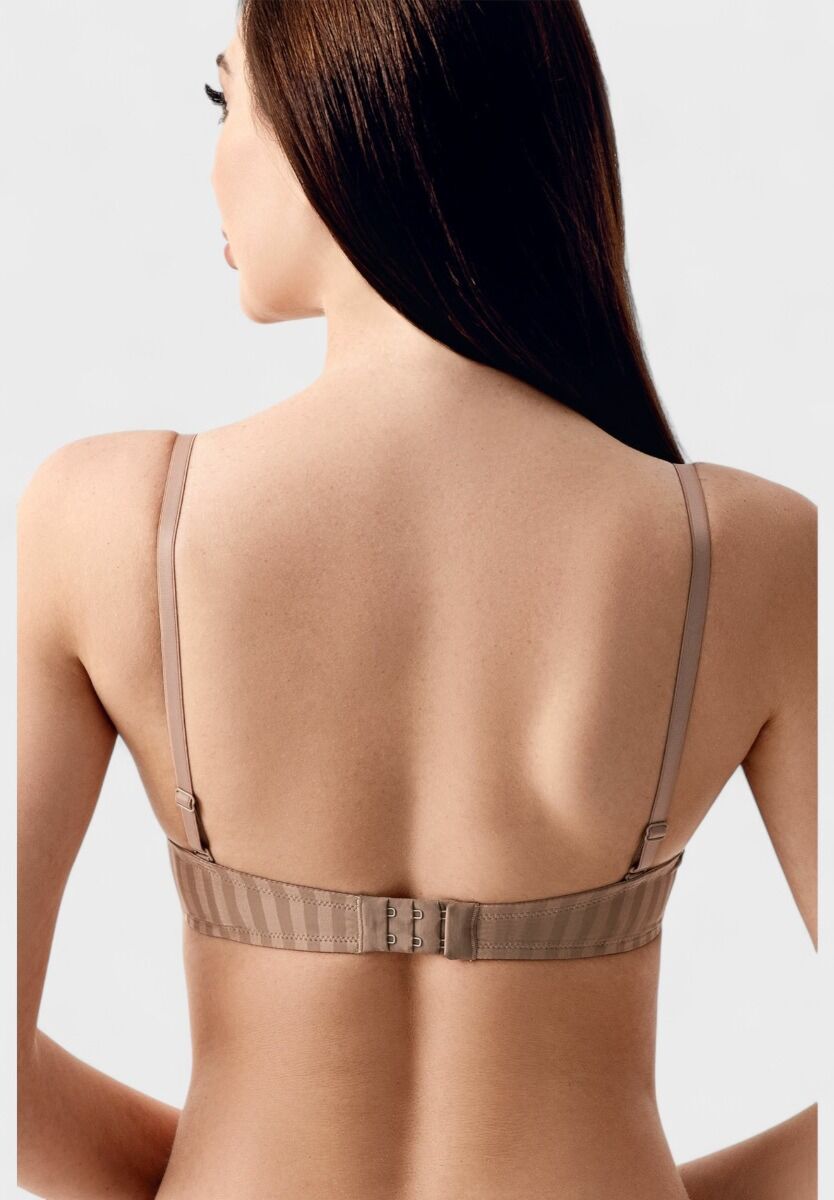 Πίσω όψη Double Push Up Bra – σταθερό κούμπωμα και ρυθμιζόμενες τιράντες

