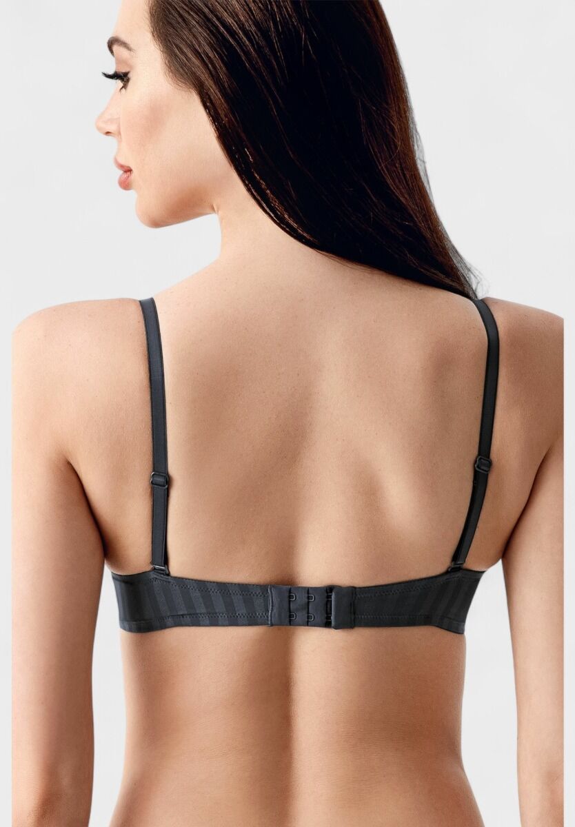 Πίσω όψη Double Push Up Bra – σταθερό κούμπωμα και ρυθμιζόμενες τιράντες

