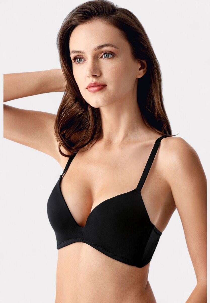 Μαύρο push-up σουτιέν – lifestyle όψη με φυσική στήριξη

