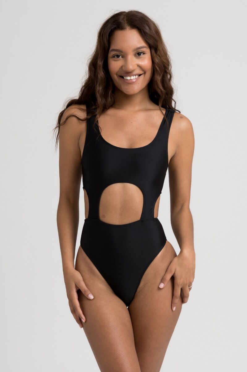 Μαγιό γυναικείο ολόσωμο με ανοίγματα Black Elegance
