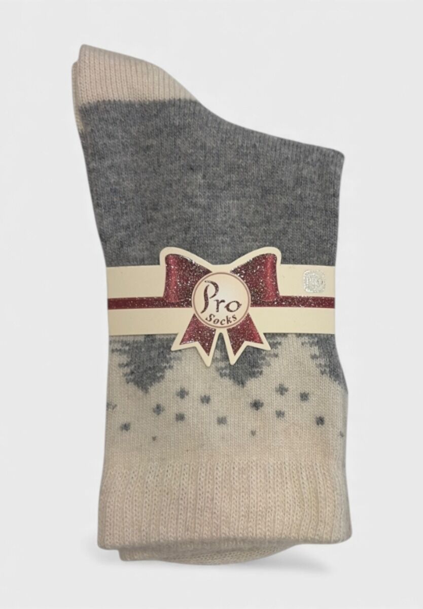 Γυναικεία μάλλινη κάλτσα Pro Socks Snowy Pines σε γκρι/εκρού με χειμωνιάτικο σχέδιο