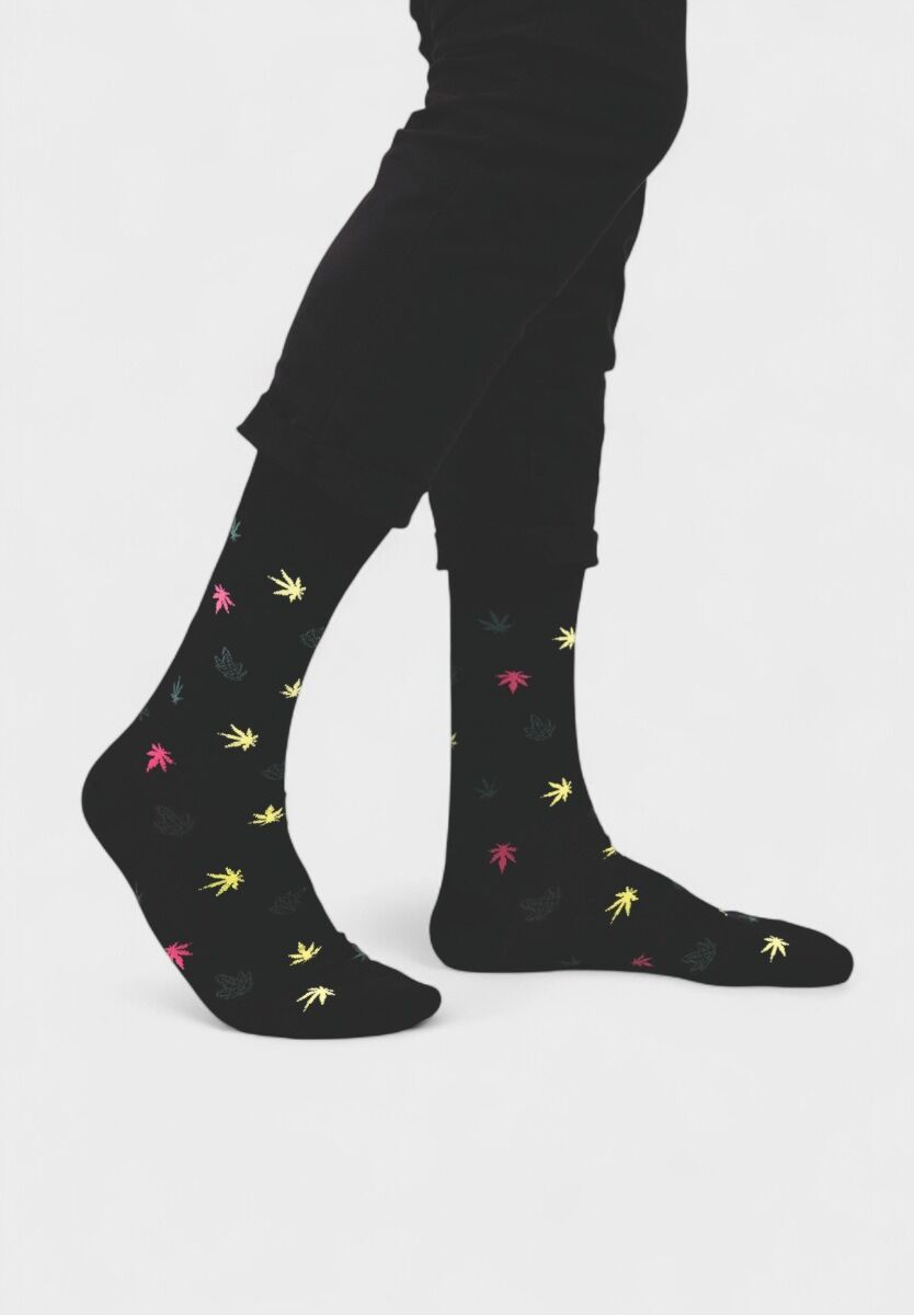 Ανδρική κάλτσα Soma Socks One Love μαύρη με πολύχρωμα φύλλα