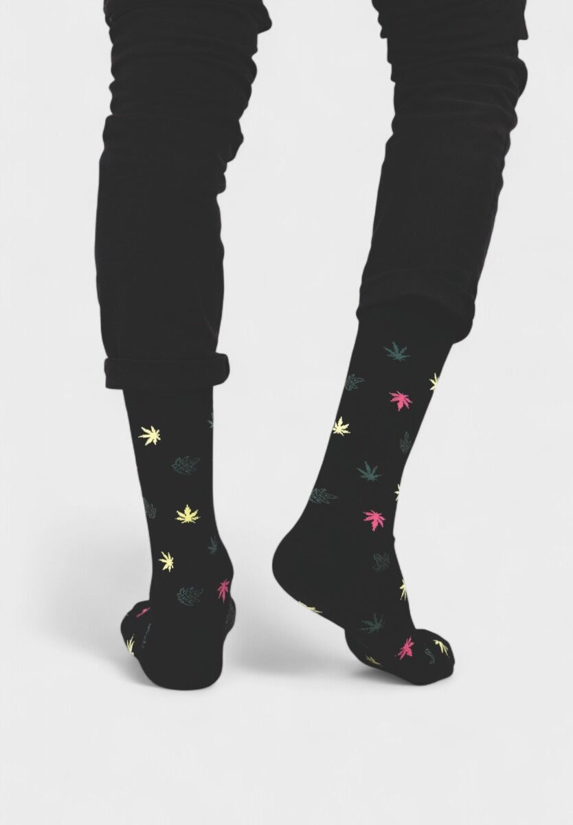 Ανδρική κάλτσα Soma Socks One Love μαύρη με πολύχρωμα φύλλα