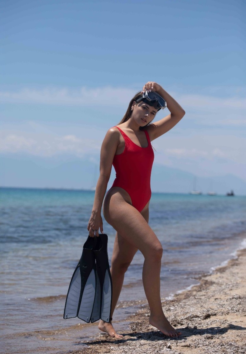 Closet22 Μαγιό γυναικείο Ολόσωμο – Ανοιχτή Πλάτη – Κόκκινο ET1013-2-Κόκκινο