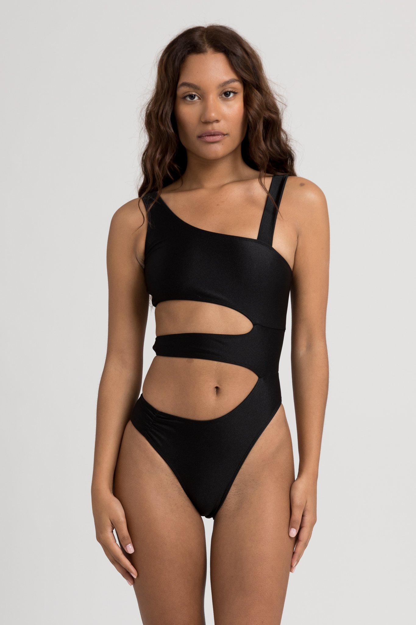 Closet22 Μαγιό γυναικείο ολόσωμο με πλαϊνά ανοίγματα Modern Black ET1413-1-Μαύρο